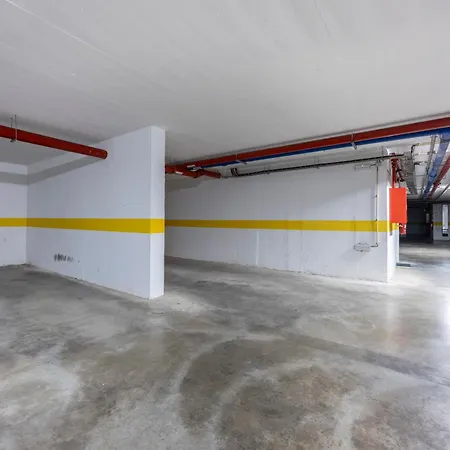 Lumi - With Pool & Garden View Apartment *
