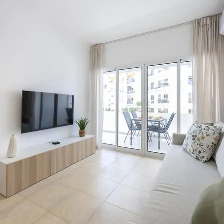 Apartment Lumi - With Pool & Garden View